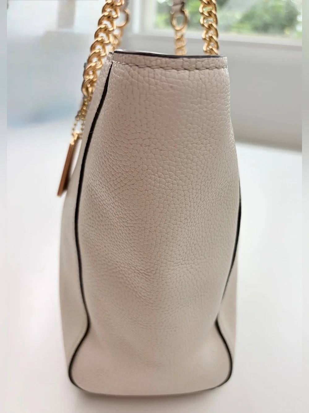 Coach Turnlock Chain Tote 27 GUC Cream/Chalk Gold